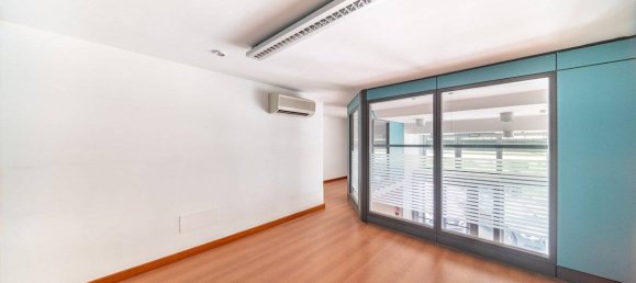 3-salle Bureau à Udine, Italy No. 169743 11