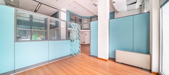 3-salle Bureau à Udine, Italy No. 169743 5