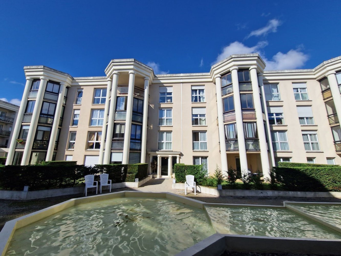 Estudio en Dijon, France No. 265525