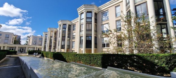 Estudio en Dijon, France No. 265525 5