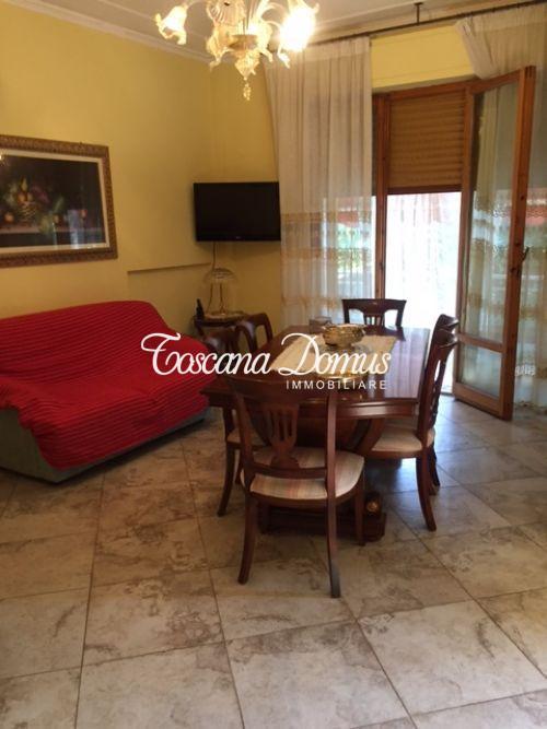 5 rooms Apartment in Siena, Italy No. 24526