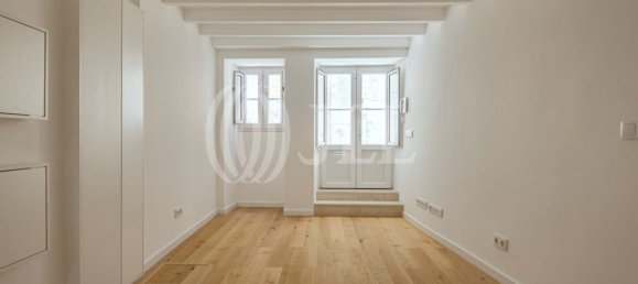 180m² Building in Lisbon, Portugal No. 139666 11