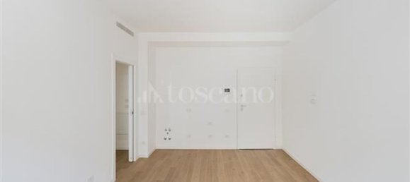 2 rooms Apartment in Milan, Italy No. 338138 9