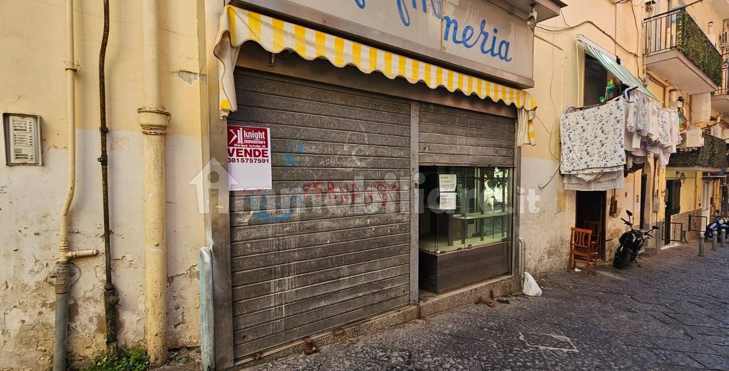 2 rooms Commercial property in Naples, Italy No. 315838