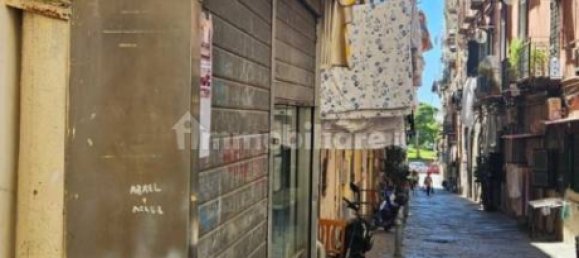 2 rooms Commercial property in Naples, Italy No. 315838 2