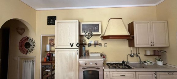 5 bedrooms House in Spoleto, Italy No. 335516 3