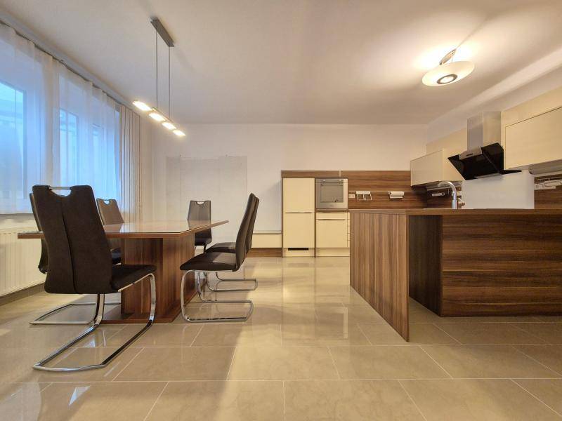 3غرفة شقة في Linz, Austria رقم 10238