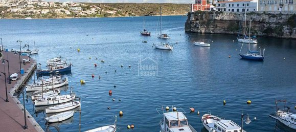 Moradia em banda em Es Castell, Spain N.º 692 5