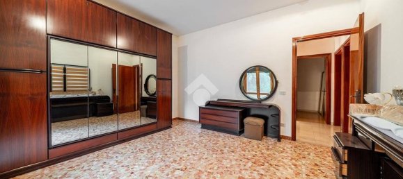 4 Schlafzimmer Haus in Novellara, Italy, Nr. 265268 38