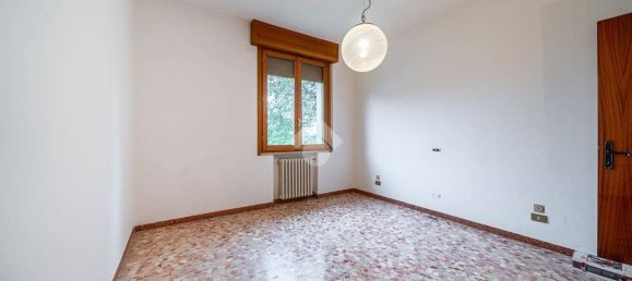 4 Schlafzimmer Haus in Novellara, Italy, Nr. 265268 24