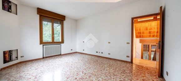 4 Schlafzimmer Haus in Novellara, Italy, Nr. 265268 32