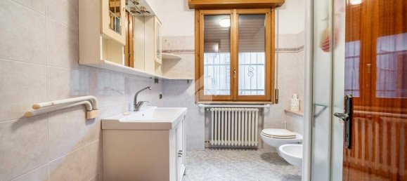 4 Schlafzimmer Haus in Novellara, Italy, Nr. 265268 16