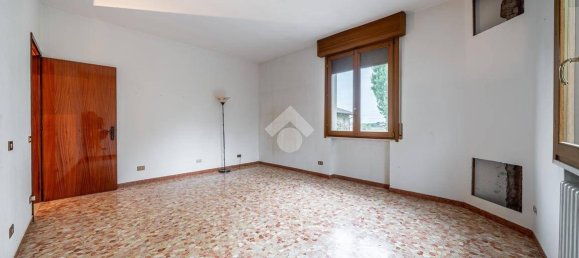 4 Schlafzimmer Haus in Novellara, Italy, Nr. 265268 31