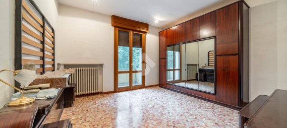 4 Schlafzimmer Haus in Novellara, Italy, Nr. 265268 36