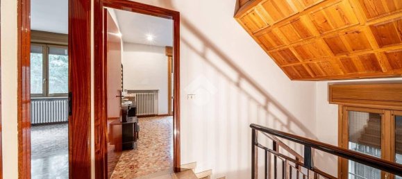 4 Schlafzimmer Haus in Novellara, Italy, Nr. 265268 23