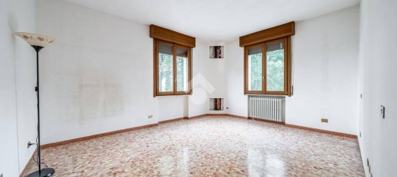 4 Schlafzimmer Haus in Novellara, Italy, Nr. 265268 34