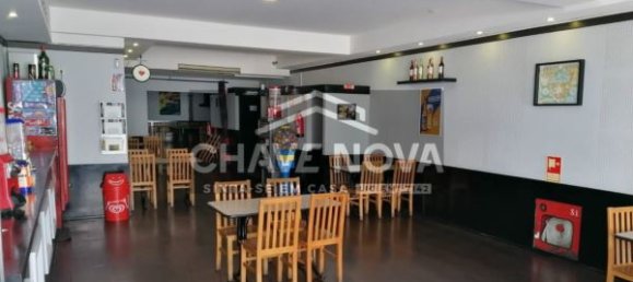 251m² Commercial property in Povoa de Varzim, Portugal No. 49256 2