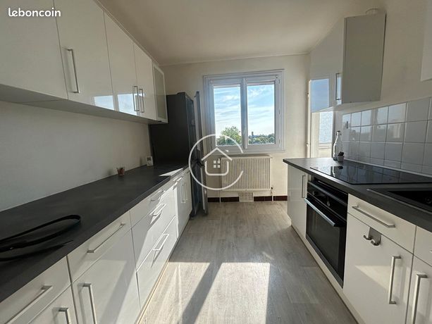 2 bedrooms Apartment in Blois, France No. 303734