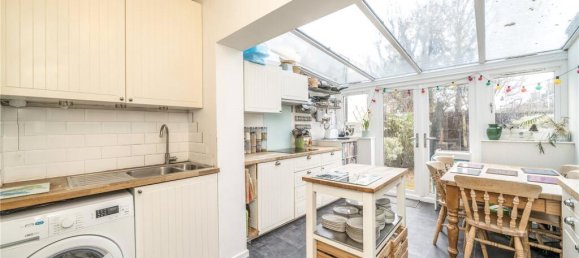 2 bedrooms House in London, United Kingdom No. 12929 8