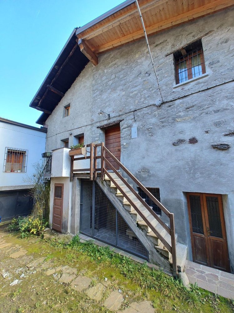 5 rooms House in Brescia, Italy No. 159920