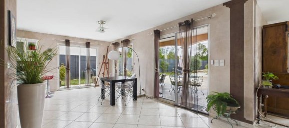 Casa de 4 dormitorios en Loire-sur-Rhone, France No. 359768 6