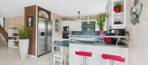 Casa de 4 dormitorios en Loire-sur-Rhone, France No. 359768 7