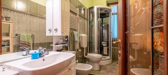 6 rooms Apartment in Turin, Italy No. 27053 18