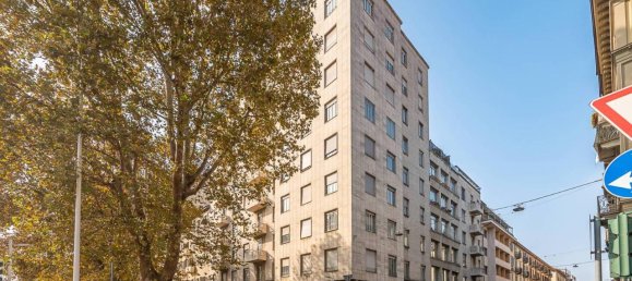 6 rooms Apartment in Turin, Italy No. 27053 2