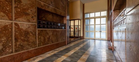 6 rooms Apartment in Turin, Italy No. 27053 3