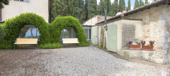 Villa de 8 dormitorios en Siena, Italy No. 1888 36