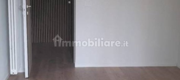 Apartamento de 2 dormitorios en Turin, Italy No. 370483 11