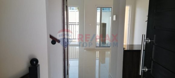 Moradia em banda T3 em Dubai, UAE N.º 47292 5