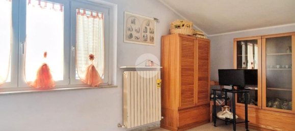 Квартира с 4 комнатами в Л’Акуила, Италия № 30582 7