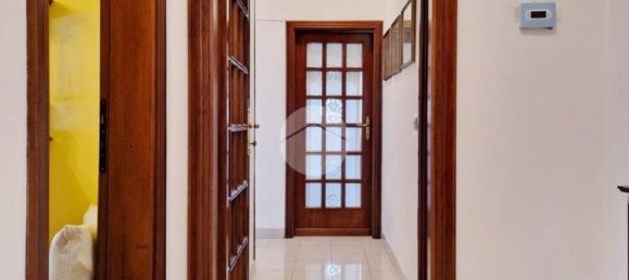 Квартира с 4 комнатами в Л’Акуила, Италия № 30582 3