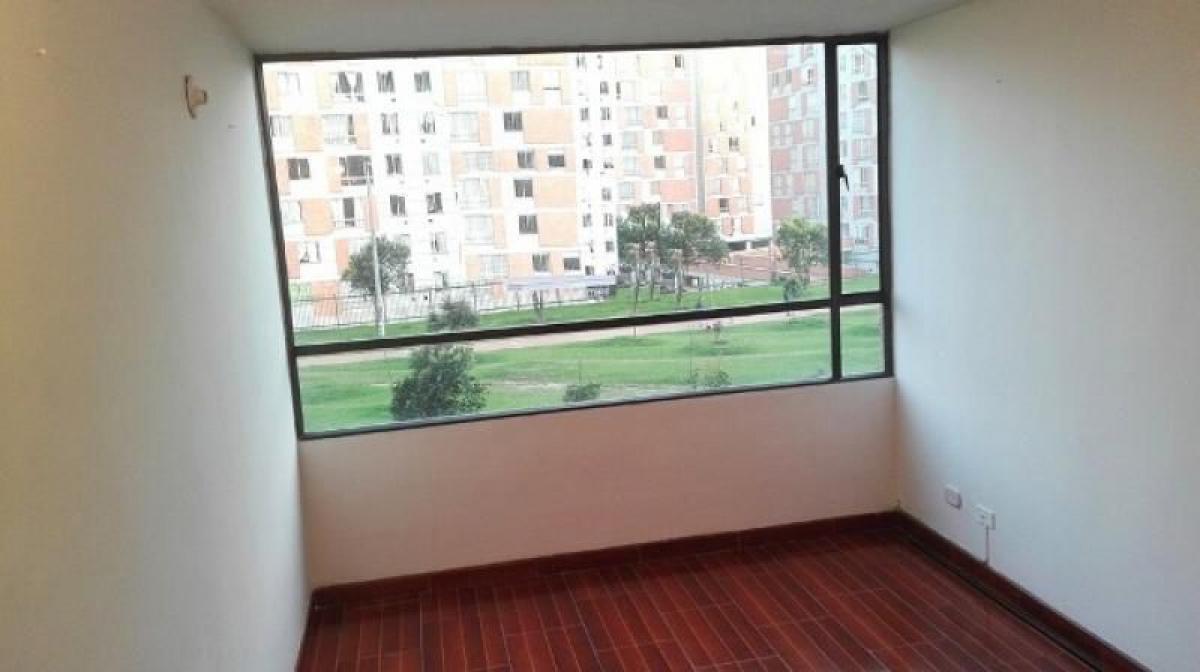 3 bedrooms House in Bogota, Colombia No. 12997