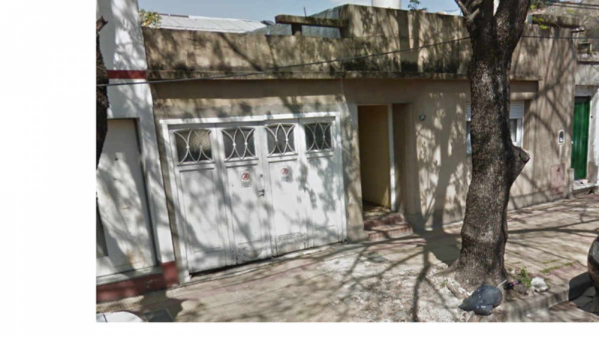 2 bedrooms House in Moron, Argentina No. 100921