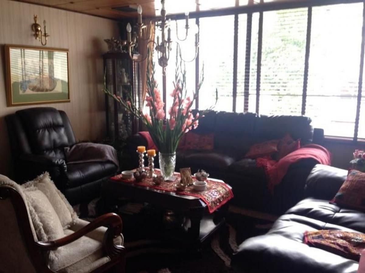 3 bedrooms House in Bogota, Colombia No. 11368