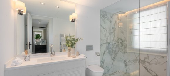 7 bedrooms Villa in Marbella, Spain No. 89495 10