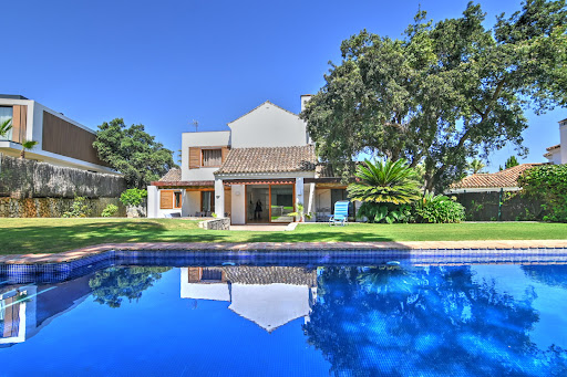 4 bedrooms Villa in Cadiz, Spain No. 141903