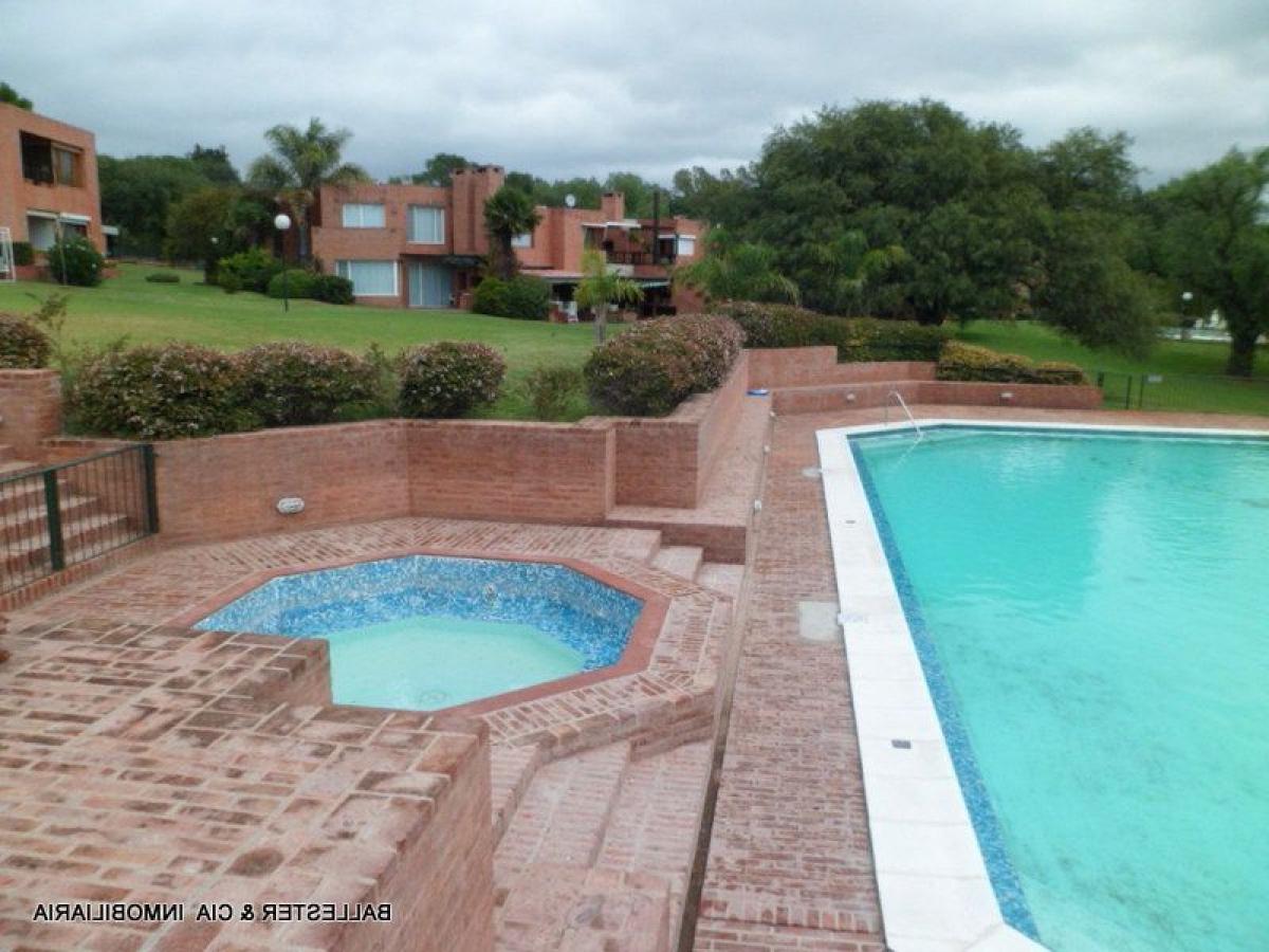 3 bedrooms House in Cordoba, Argentina No. 60503