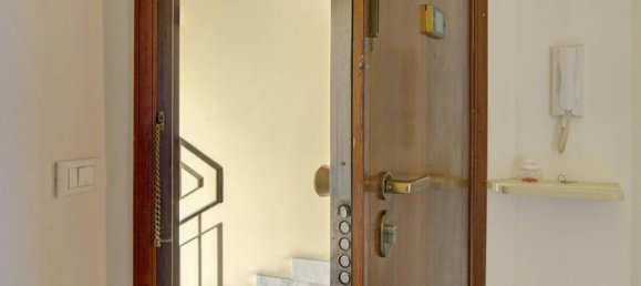 3-Zimmer Wohnung in Turin, Italy, Nr. 37038 22