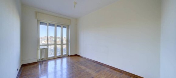 3-Zimmer Wohnung in Turin, Italy, Nr. 37038 8