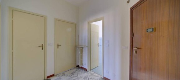 3-Zimmer Wohnung in Turin, Italy, Nr. 37038 2