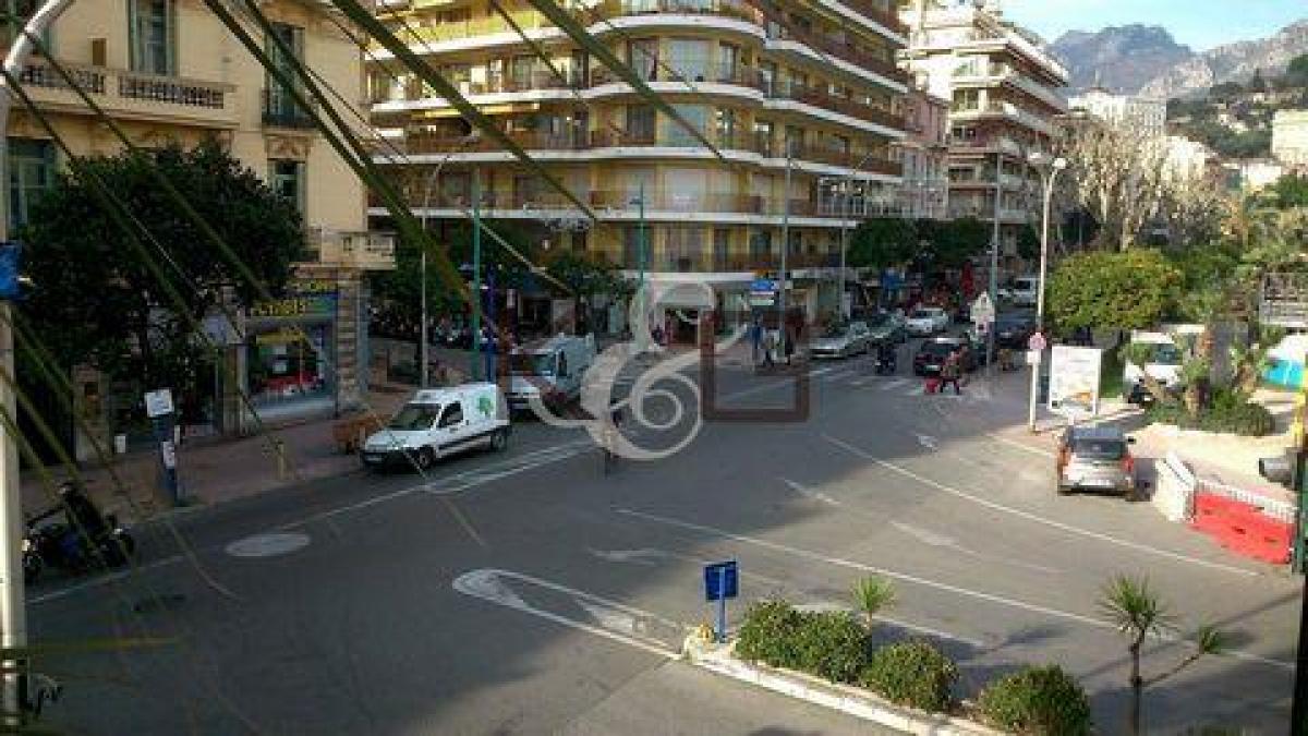 38m² Office in Menton, France No. 17431