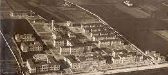 Коммерческая недвижимость с 3 комнатами в Парма, Италия № 211769 3