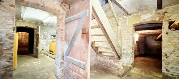 14غرفة بناية في Salzlandkreis, Germany رقم 24245 22