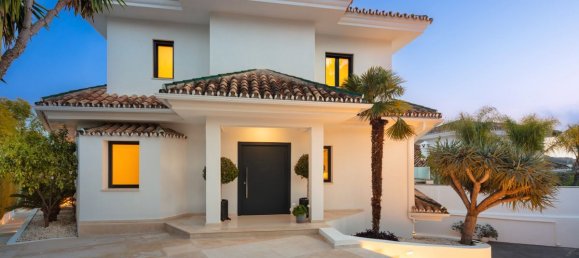 5 bedrooms House in Marbella, Spain No. 71876 3
