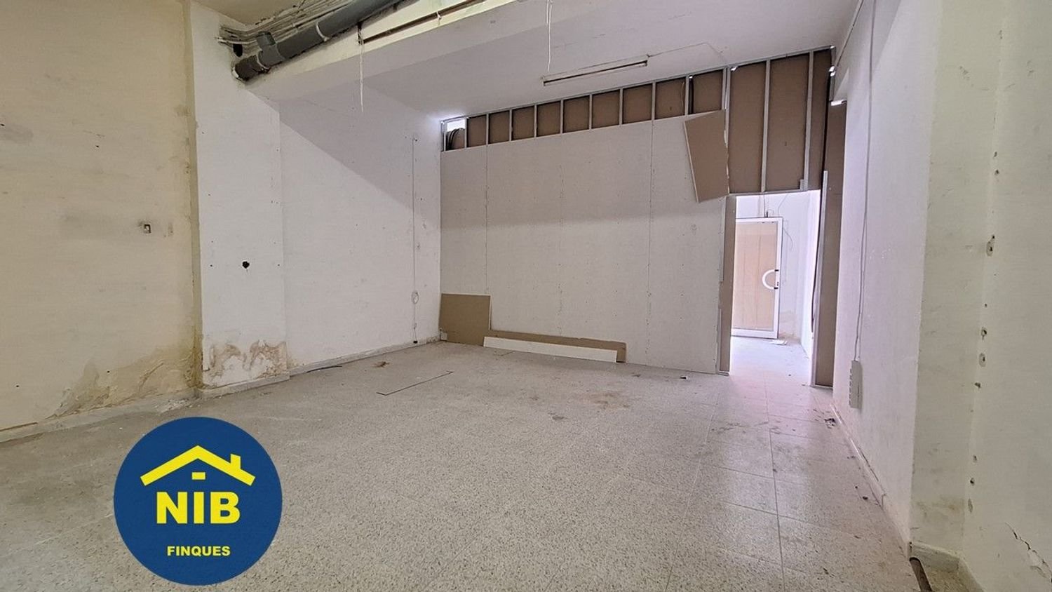 Коммерческая недвижимость 65м² в Лес Рокетес, Испания № 237263