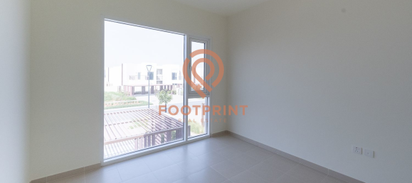 2 bedrooms Townhouse in Dubai, UAE No. 24304 6