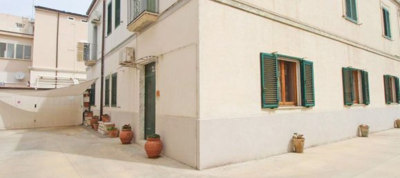 8 rooms House in Termoli, Italy No. 142425 2